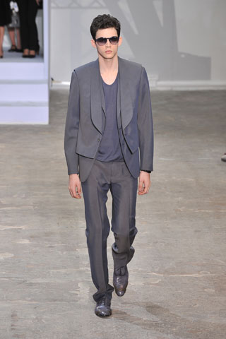 Louis Vuitton / - 2009